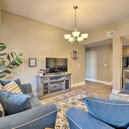 Grand Haven Condo - Walk To Nearby Hot Spots! Exterior photo