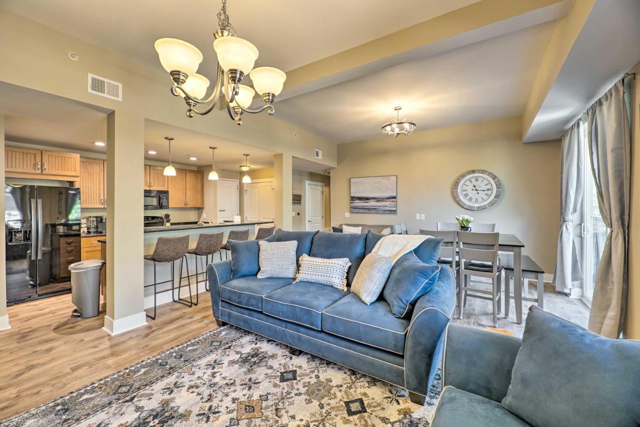 Grand Haven Condo - Walk To Nearby Hot Spots! Exterior photo